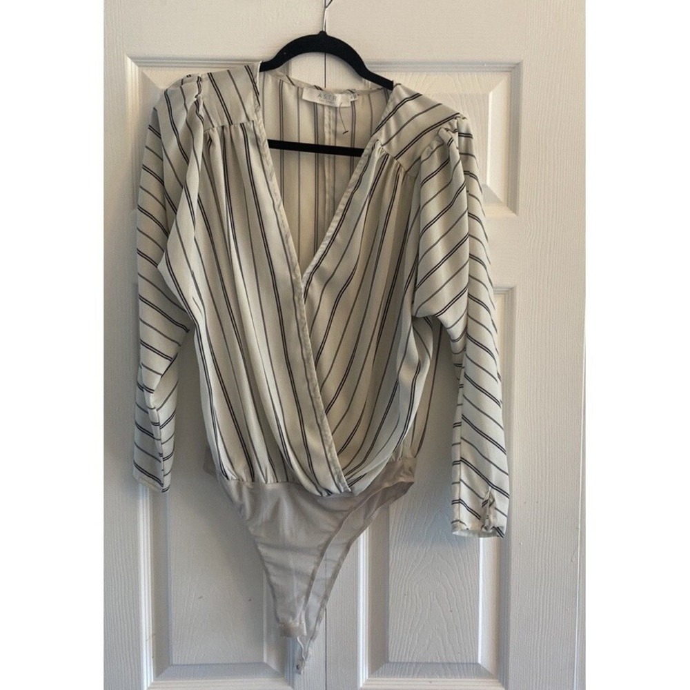 ASTR The Label Striped Surplice‎ Bodysuit Womens Size XL Ivory Black Long Sleeve